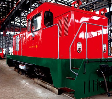 /Hydraulic transmission track locomotive